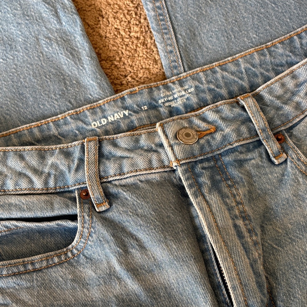 Old Navy Light Blue wide leg Jeans - Picture 2 of 5